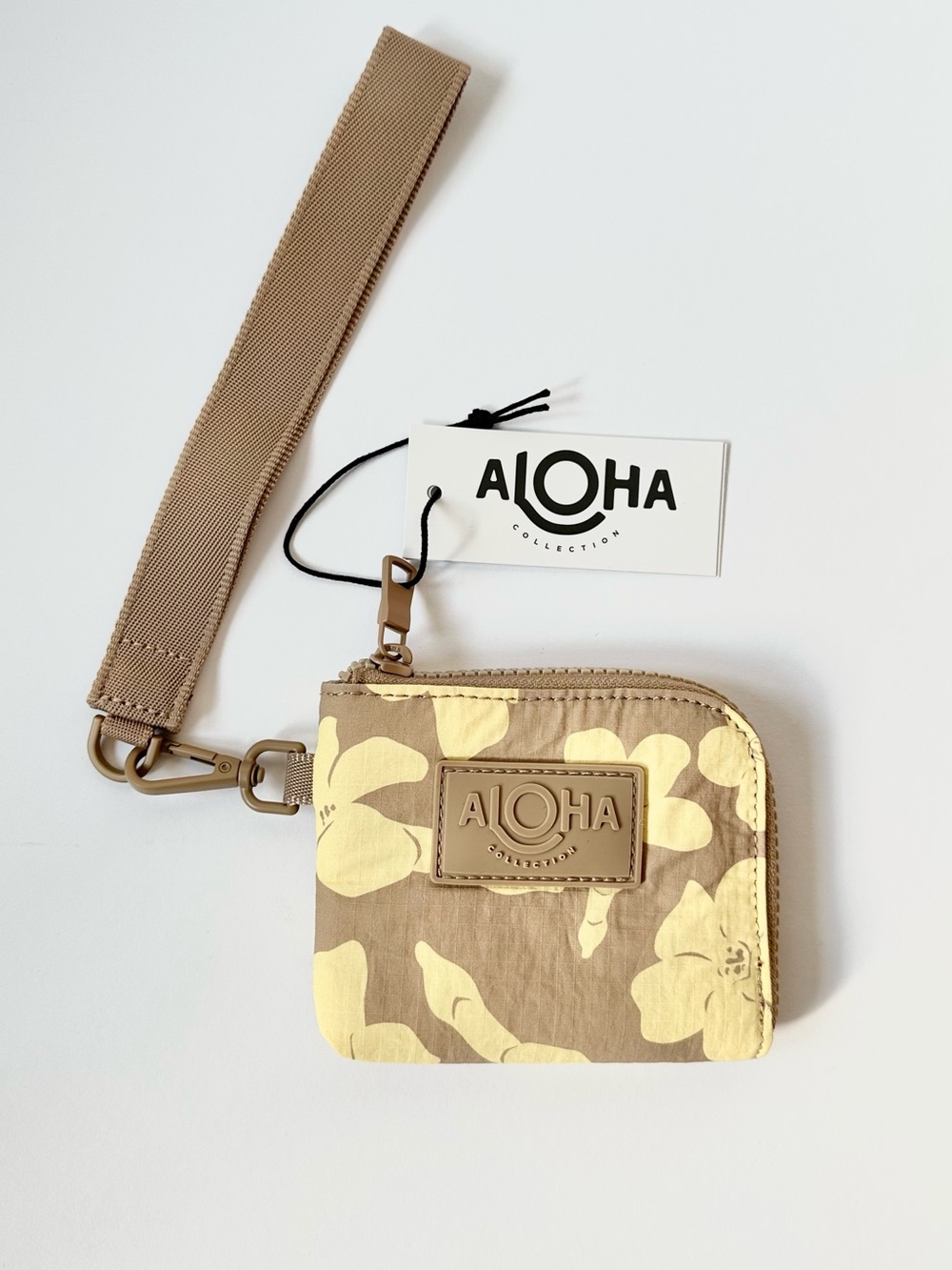 Aloha Collection Floral Go-To Wristlet Wallet